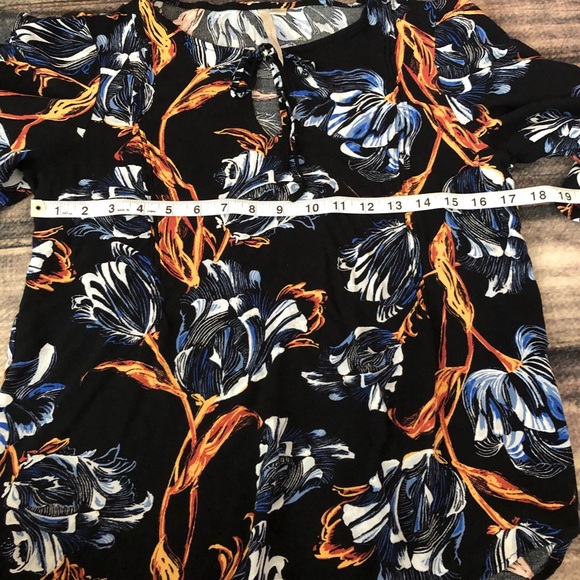 Lauren Conrad Blouse Top Short Sleeve Floral - Picture 5 of 7